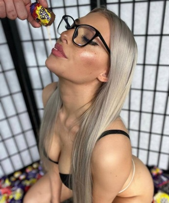 Евгения, 24 года, 2 размер груди